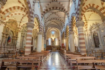 Fotobehang VICENZA, ITALY - NOVEMBER 5, 2023: The nave of church Chiesa di Santa Maria dei Servi. © Renáta Sedmáková