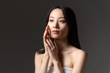 Naklejka premium アジアンビューティー 若い女性