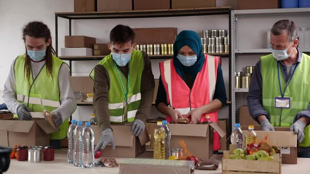 Muslim volunteers distribute Ramadan Food Boxes