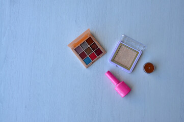produtos de beleza, maquiagens, esmalte , delineador