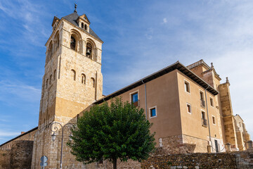 Fototapeta na wymiar Tower of the Basilica of San Isidoro in the city of Leon, in Spain