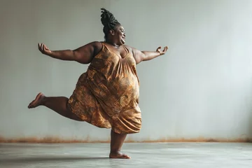Deurstickers African Woman Dancing in Traditional Dress © Luismartin_fit