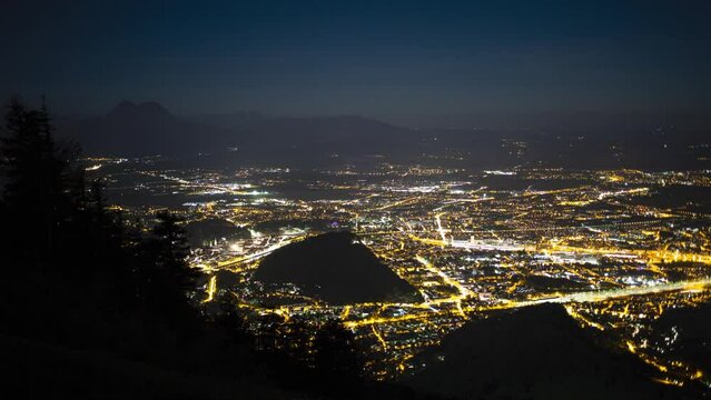 Nachtzeitraffer &uuml;ber Salzburg