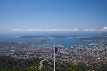 フランストゥーロンの海と山