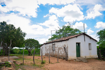 old house, old rural house, old rural house in the countryside, sunny day, Brazilian Northeast, simple house, rural exodus, social issue


