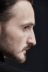 Obraz premium sideview portrait of a man