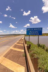 vista do rio São Marcos, na cidade de Paracatu, divisa entre os Estados de Minas Gerais e Goiás, Brasil