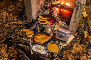 アウトドア料理　Typical outdoor camping food photos