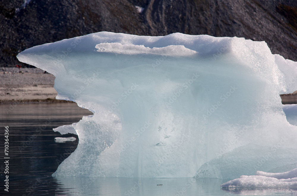 Sticker Iceberg transparent et beauté de la glace