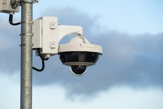 FRANCE - PUBLIC - SURVEILLANCE - CAMERAS - STREET - EG 