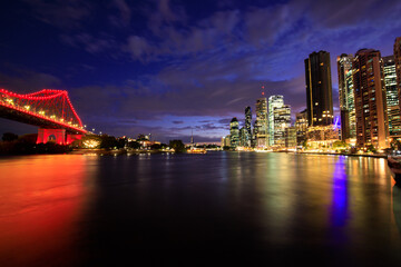 Fototapeta na wymiar Brisbane’s Nighttime Elegance: A Symphony of Lights and Architecture