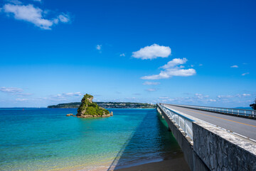 Fototapeta na wymiar 日本の沖縄県のとても美しい海の風景