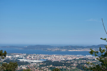 Panorámica de la ciudad de Vigo vista desde los montes de Beade 