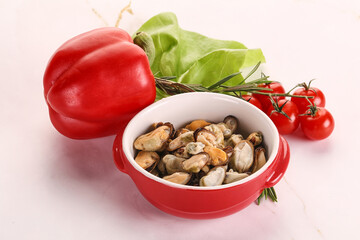 Marinated mussels in the bowl