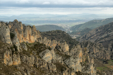Fototapeta na wymiar Rocks for climbing and Pancorbo viewpoint. Area of mountains and plateau of Burgos