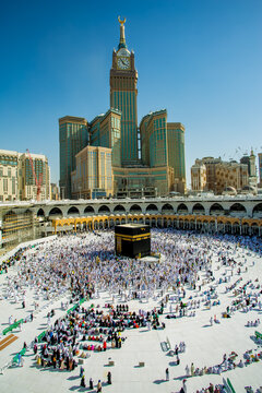 Makkah, Saudi ARABIA-April 2018: muslim prayer and tawaf for Abraj AL Bait  prophet Muhammad, kaabah, Saufi ARABIA,macca blue sky background.