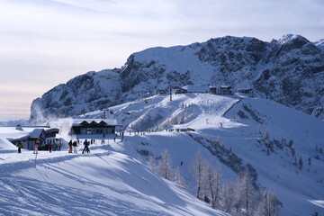 Fototapeta na wymiar Skigebiet in den Alpen, Österreich