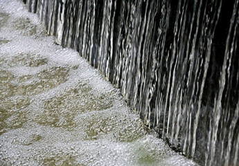 wodospad, woda, płynąca woda, piana na wodzie, strumień, waterfall, water, flowing water, stream, water foam - obrazy, fototapety, plakaty