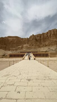 hatshepsut temple egypt vertical 4k 02