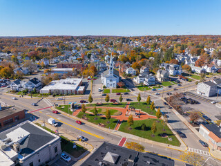 First Congregational Church aerial view in fall at Draper Memorial Park at 4 Congress Street in historic town center of Milford, Massachusetts MA, USA.  - obrazy, fototapety, plakaty