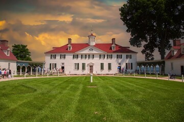 Alexandria, Virginia - 6/26/2009: Mount Vernon was the plantation house of George Washington, the first President of the United States, and his wife, Martha Dandridge Custis Washington. - obrazy, fototapety, plakaty