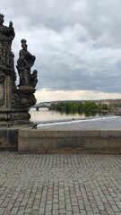 Fototapeta premium Puente de Praga en invierno