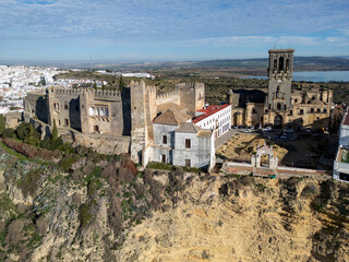 vista aérea del castillo de arcos de la Frontera en la provincia de Cádiz, Andalucía © Antonio ciero