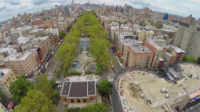 Cityscape with Sara D. Roosevelt Park between Chrystie 