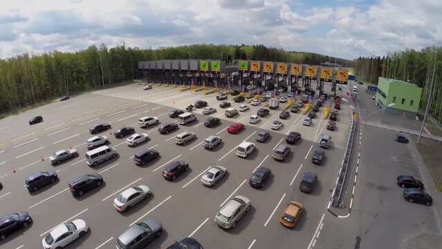 cars ride through fee station on northern bypass of Solntsevo