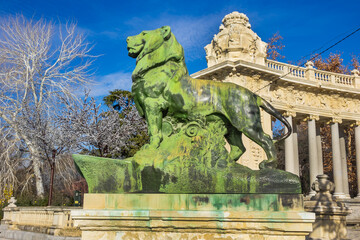 Obraz premium Architectural fragments of Monument to King Alfonso XII in Buen Retiro Park (Parque del Buen Retiro). Buen Retiro Park - one of largest parks of Madrid City. Spain.