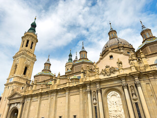 Obraz premium Basilica and cathedral of El Pilar, Zaragoza, Spain. High quality photo