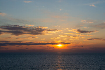 Fototapeta premium 静かな海の夕暮れ 