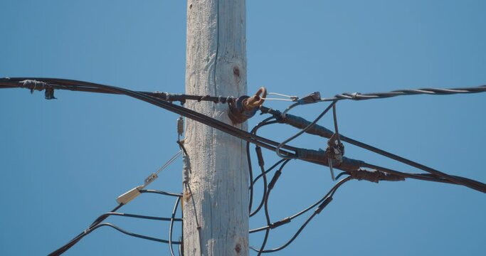 Electric post / Connection closeup 2