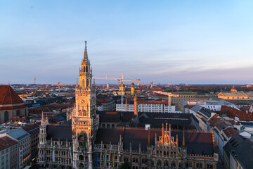 Obraz premium Munich Skyline at Dusk: Aerial of Historic Marienplatz