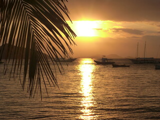 atardecer en el mar de buzios 