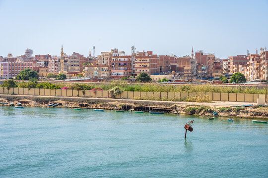 Egyptian city along the Suez Canal