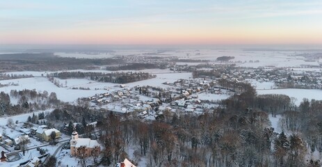 Krajobraz obszarów wiejskich z wysokości 120 m. z drona o wschodzie słońca. © Stanisław Błachowicz