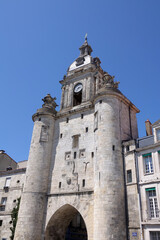 Fototapeta na wymiar Uhrturm in La Rochelle