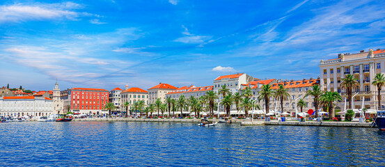 Fototapeta na wymiar Embankment of the city of Split, Croatia.
