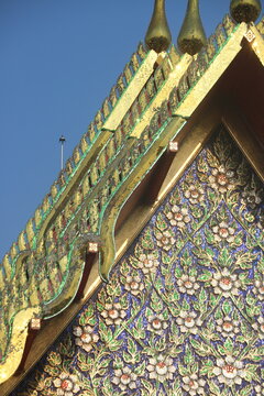 thai temple door