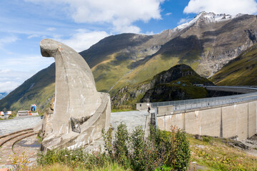 Denkmal an die Opfer der Errichtung der Kraftwerke am Moserboden