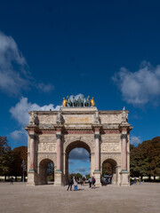 Fototapeta na wymiar View of the Arc de Triomphe du Carrousel in Paris
