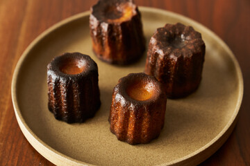 フランスの伝統菓子「カヌレ・ド・ボルドー」