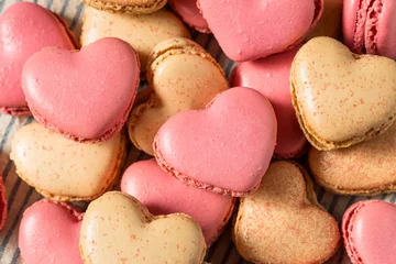 Crédence de cuisine en verre imprimé Macarons Valentines Day Heart Shaped Macarons