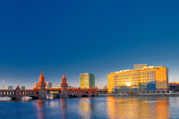 Naklejka premium Berlin Oberbaumbrücke