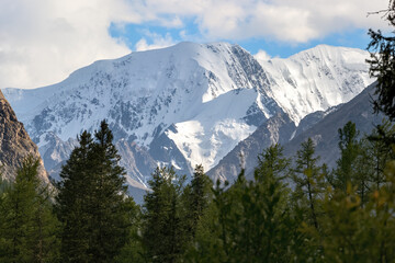 Fototapeta na wymiar Mountain peaks of Altai