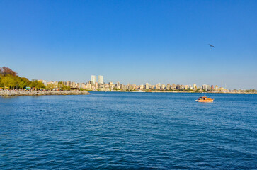 Fototapeta premium harbor view from Moda Pier in Kadikoy (Istanbul, Turkiye) 