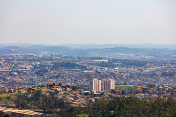 Obraz premium Wide view of the city of Belo Horizonte, capital of Minas Gerais, Brazil. BH during a beautiful sunny day.