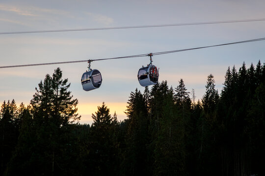 Gondolas for the transport of skiers in Flums