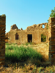 abandoned house in the desert
